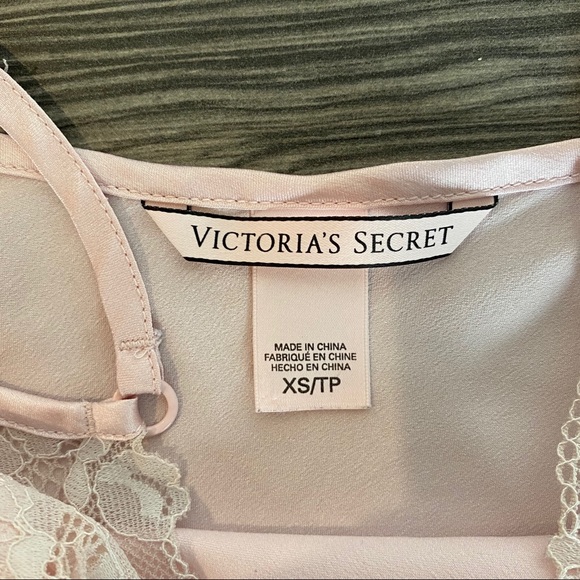 SOLD Vintage Victoria’s Secret Satin Y2k Top 🤍 - Picture 4 of 4